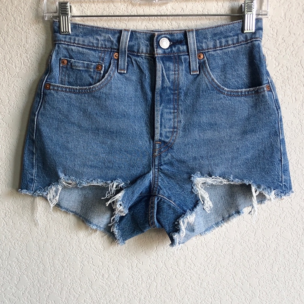 Levi’s Womens 501 Button Fly Cutoff Jean Shorts Denim 24